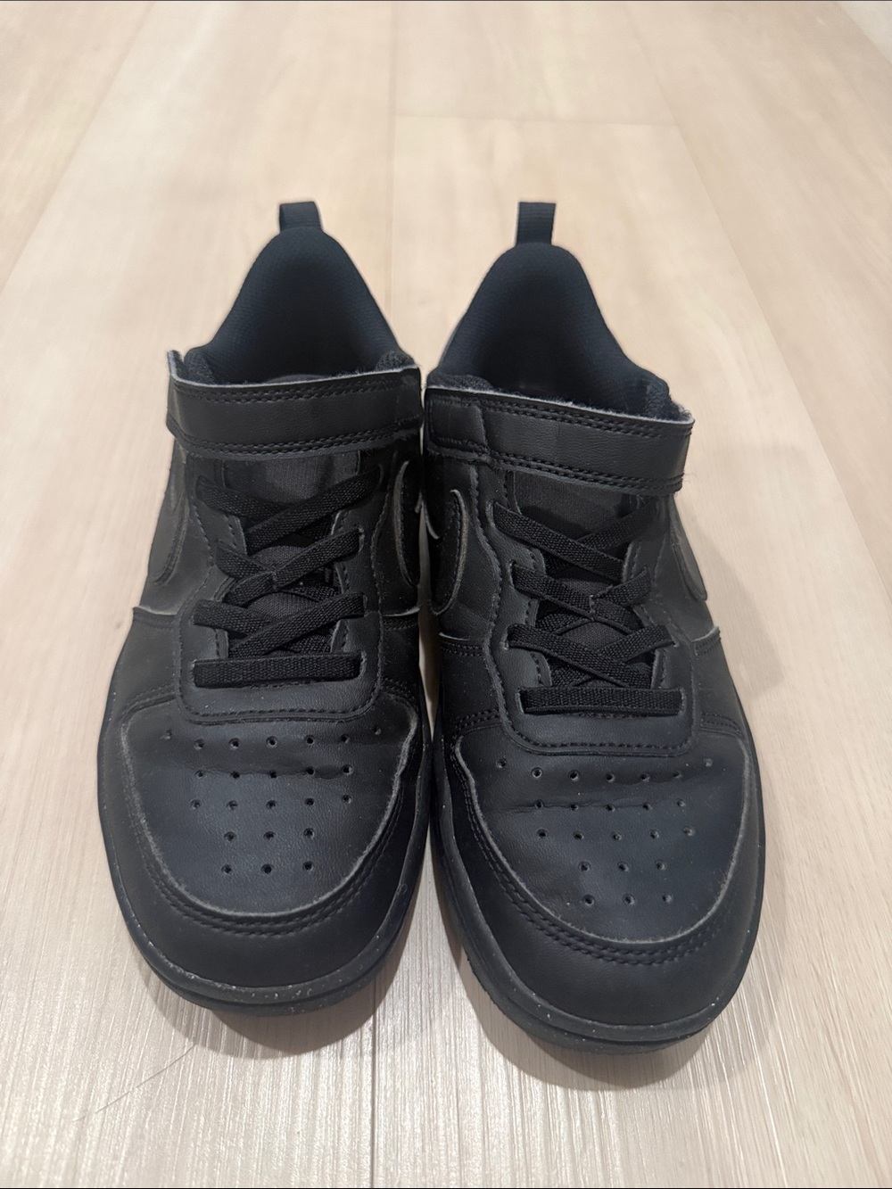 Nike Black Low-Top Athletic Sneakers with Velcro Strap